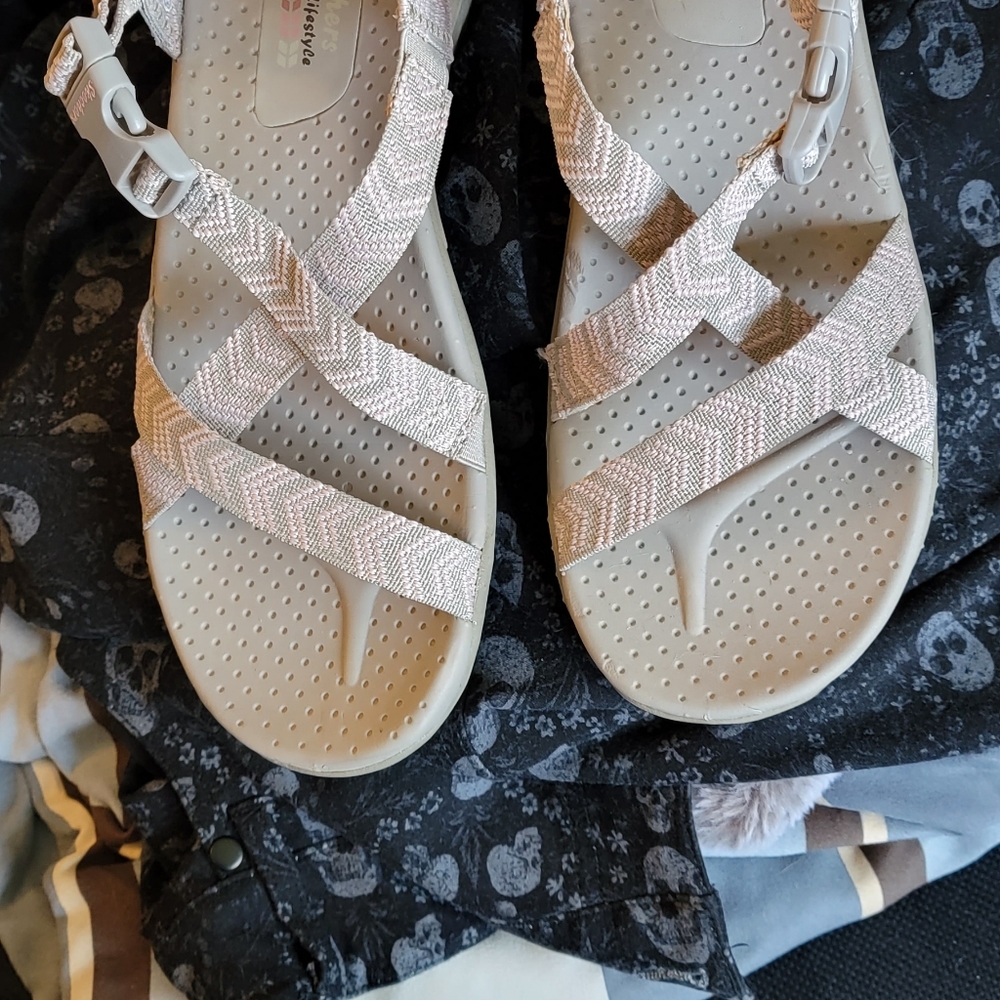 Womens Skechers  outdoor lifestyle sandals taupe pink  Size 10
